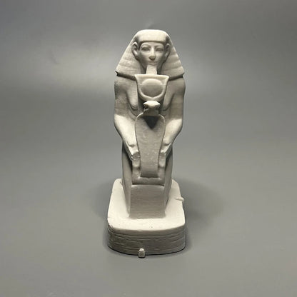 Ancient Egyptian Pharaoh Kneeling Statue – Historical Reproduction