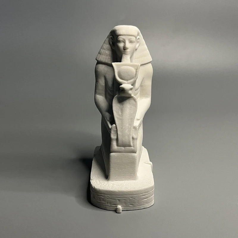 Ancient Egyptian Pharaoh Kneeling Statue – Historical Reproduction