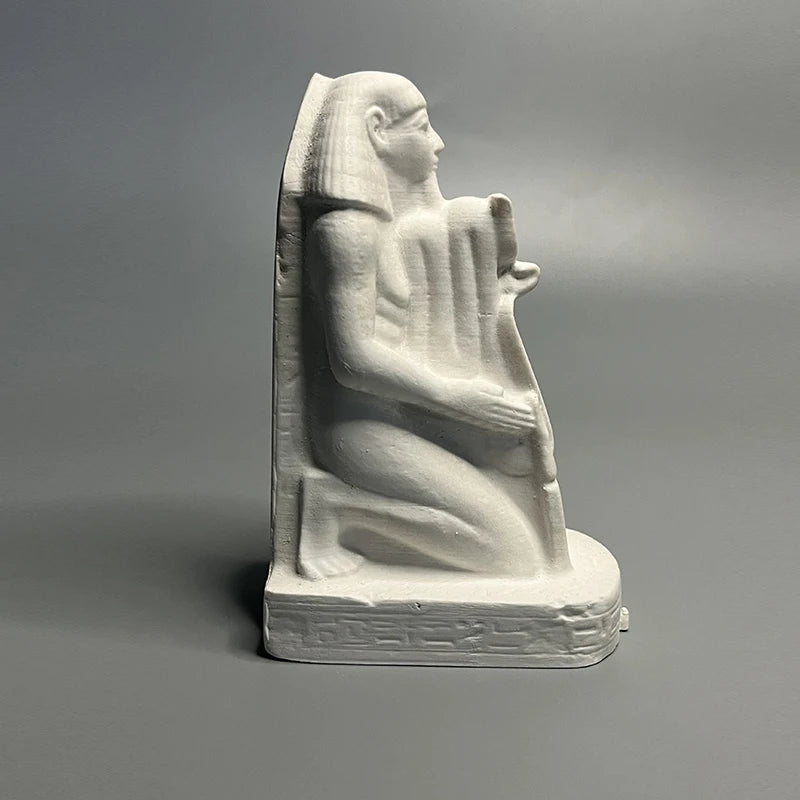 Ancient Egyptian Pharaoh Kneeling Statue – Historical Reproduction