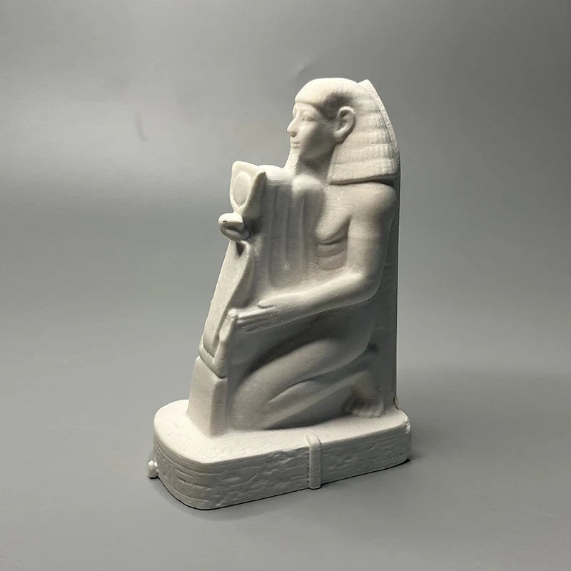 Ancient Egyptian Pharaoh Kneeling Statue – Historical Reproduction