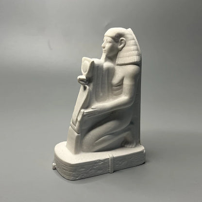 Ancient Egyptian Pharaoh Kneeling Statue – Historical Reproduction