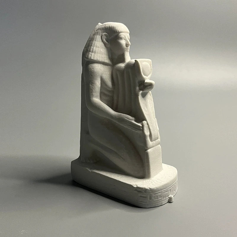 Ancient Egyptian Pharaoh Kneeling Statue – Historical Reproduction
