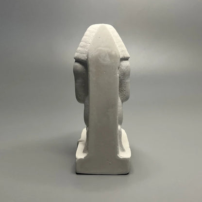 Ancient Egyptian Pharaoh Kneeling Statue – Historical Reproduction